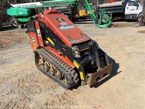 ditch witch sk752 mini skid steer|sk752 skid steer dimensions.